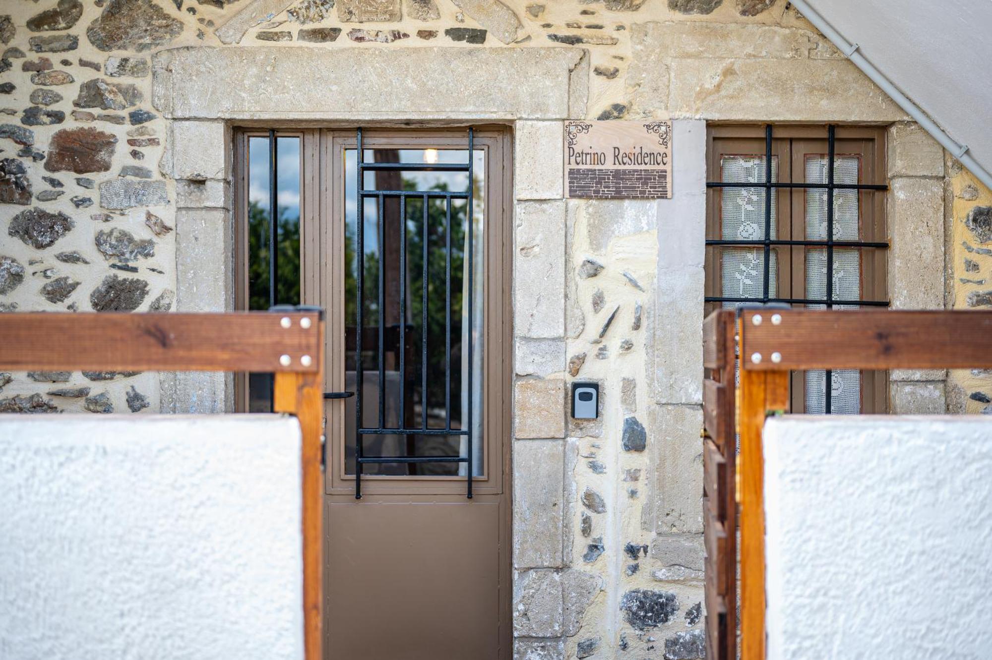 Petrino Residence Pombia Εξωτερικό φωτογραφία
